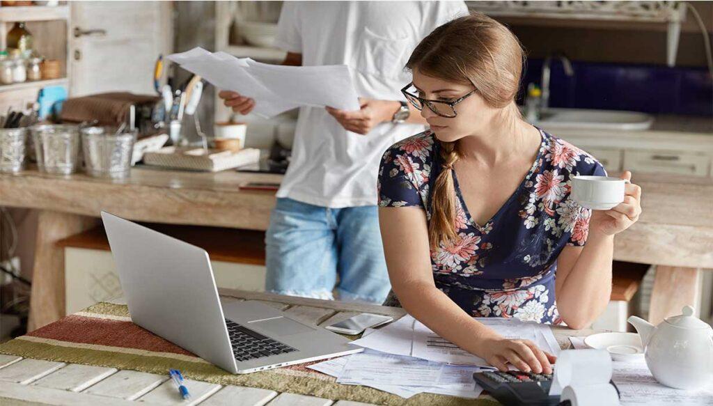 In house vs Outsourced Accountant